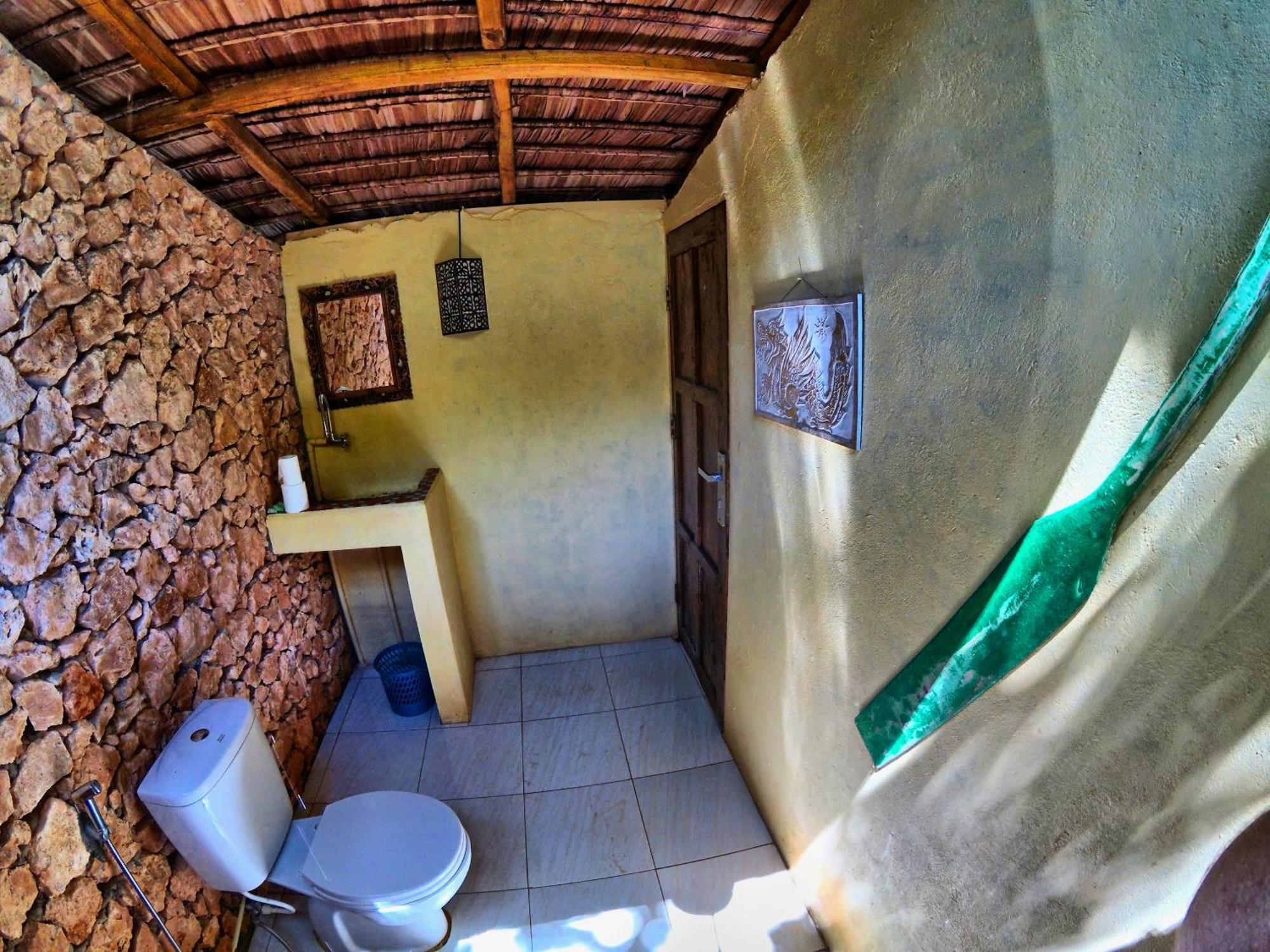 Cosmos Bungalows Bira Exterior photo